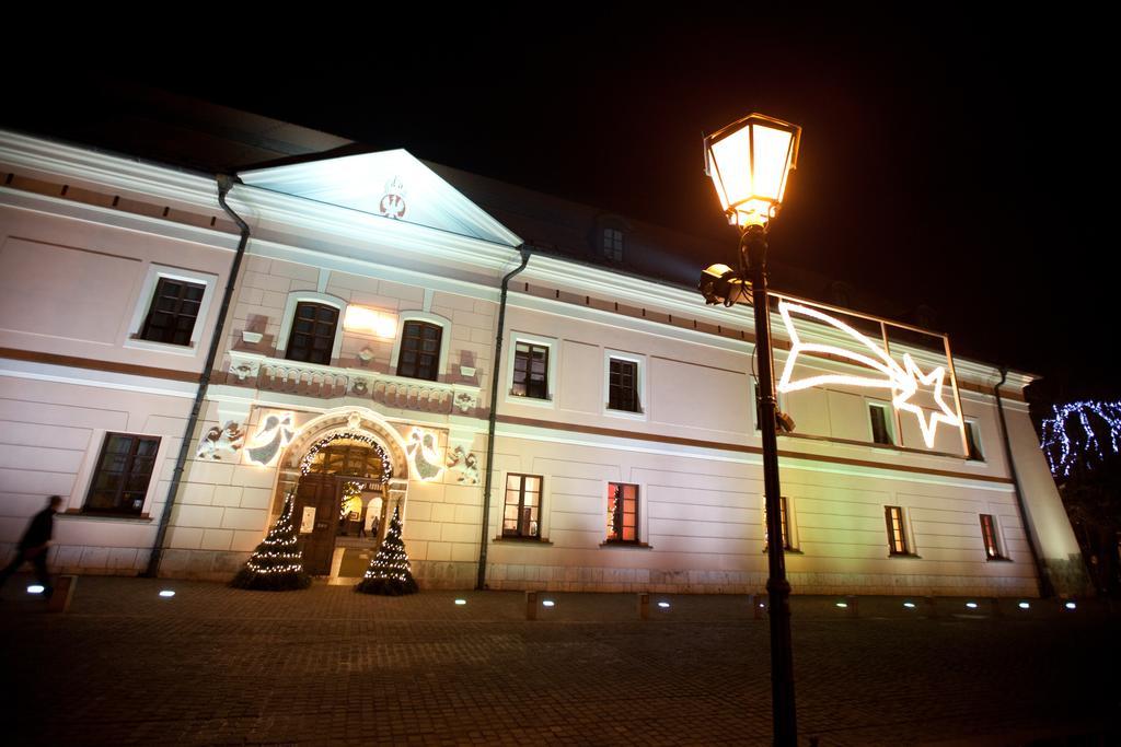 Zamek Krolewski W Niepolomicach Niepołomice Exterior foto