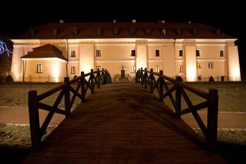 Zamek Krolewski W Niepolomicach Niepołomice Exterior foto