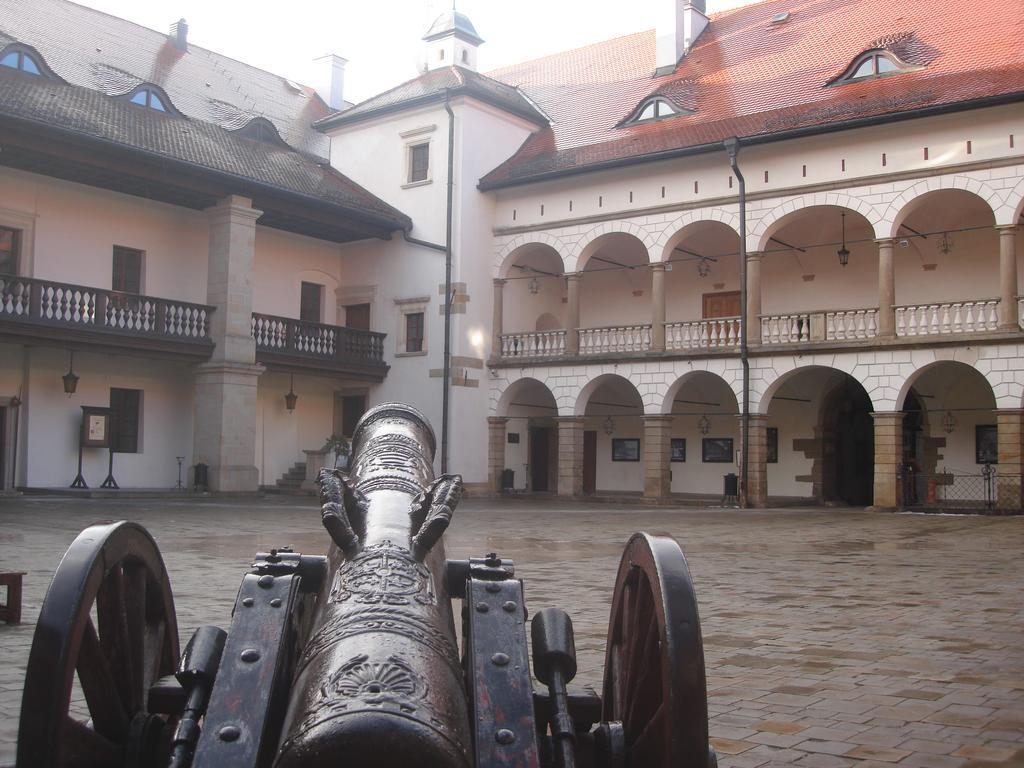 Zamek Krolewski W Niepolomicach Niepołomice Exterior foto